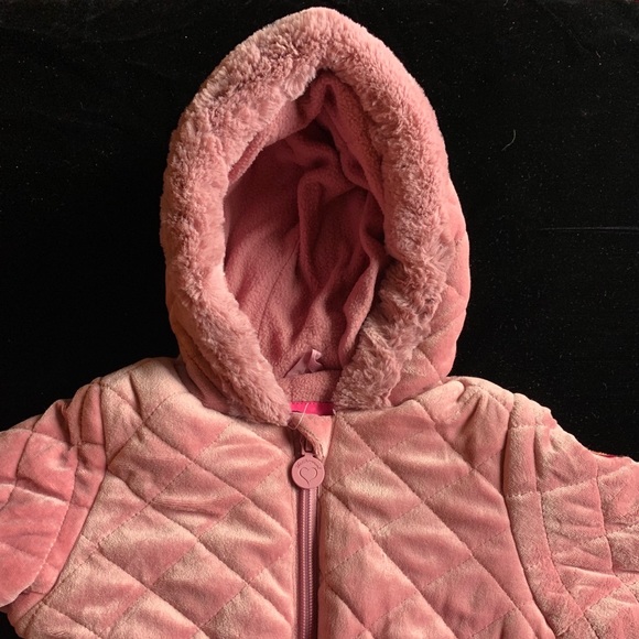 Weatherproof snowsuit - Picture 4 of 8